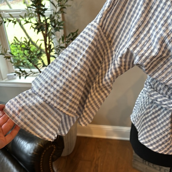 WAYF Beckett Tiered Gingham Wrap Crop Top size M - Picture 2 of 3